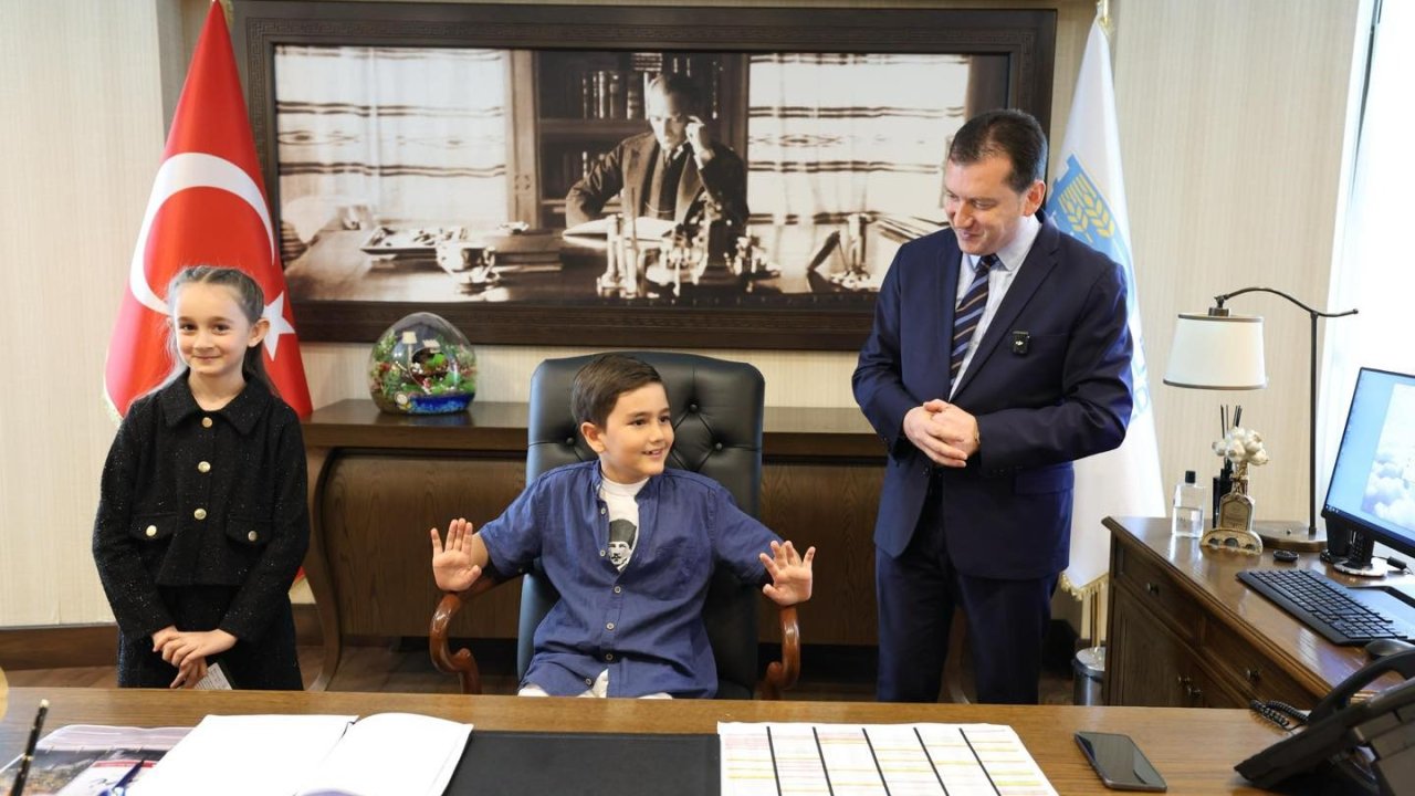 Silivri'de 23 Nisan coşkusu: Çocuklar başkanlık koltuğunu devraldı
