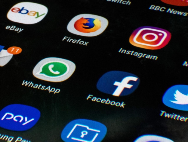 Whatsapp, Instagram ve Facebook neden açılmıyor? Çöktü mü