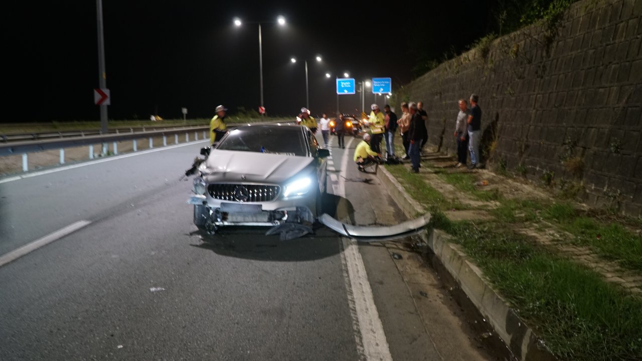 Karadeniz Sahil Yolu'nda feci kaza! 3 otomobil zincirleme kazaya karıştı: 2 yaralı