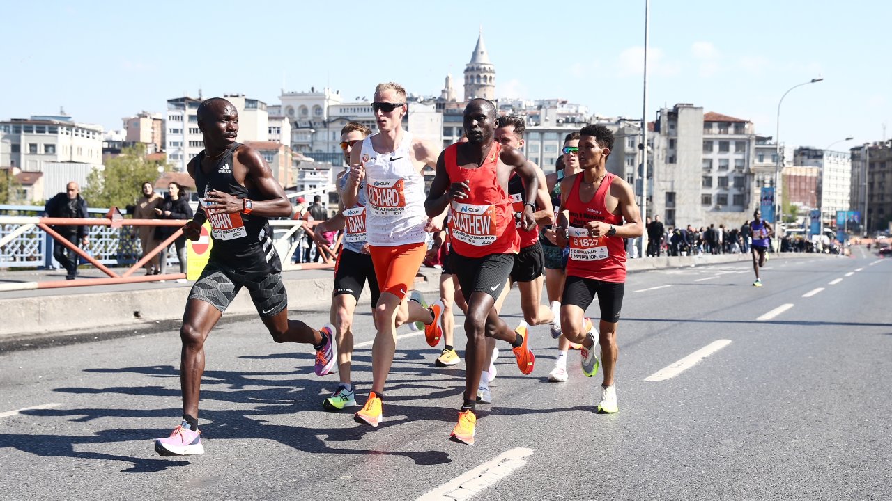 İstanbul'da "Yarı Maraton" heyacanı