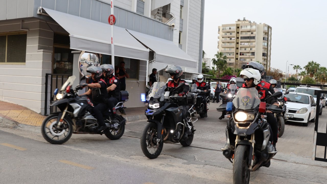 Mersin'de yasa dışı bahis operasyonu: Milyonlarca lira para trafiği tespit edildi
