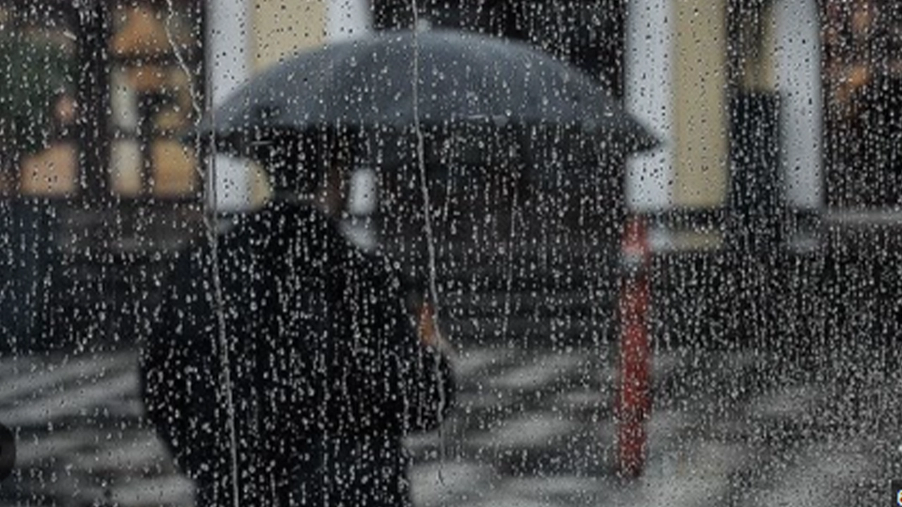 İstanbul’a pazar yağmuru sürprizi! Yağışlar ne kadar sürecek?