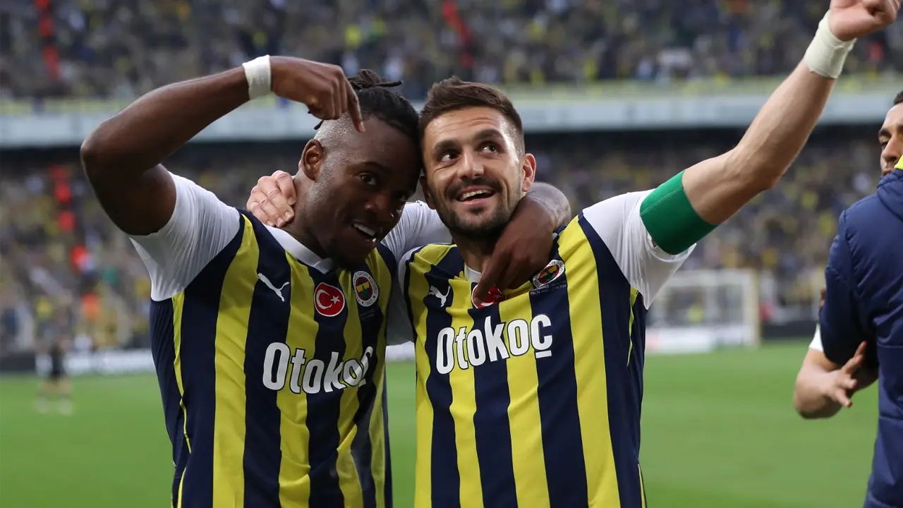 Kanarya ligi bırakmıyor! Fenerbahçe: 2-1 :Beşiktaş