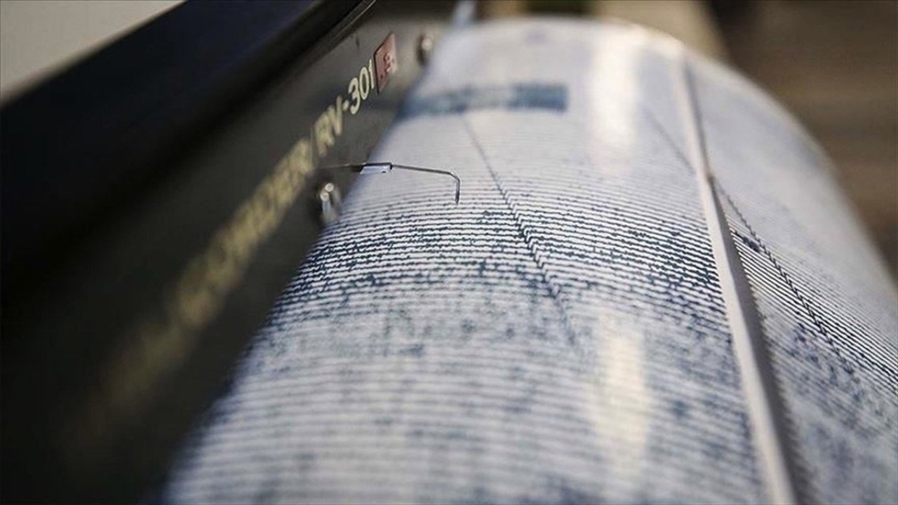 Ege Denizi'nde sabah saatlerinde korkutan deprem! Merkez üssü neresi, şiddeti kaç? 29 Nisan 2024
