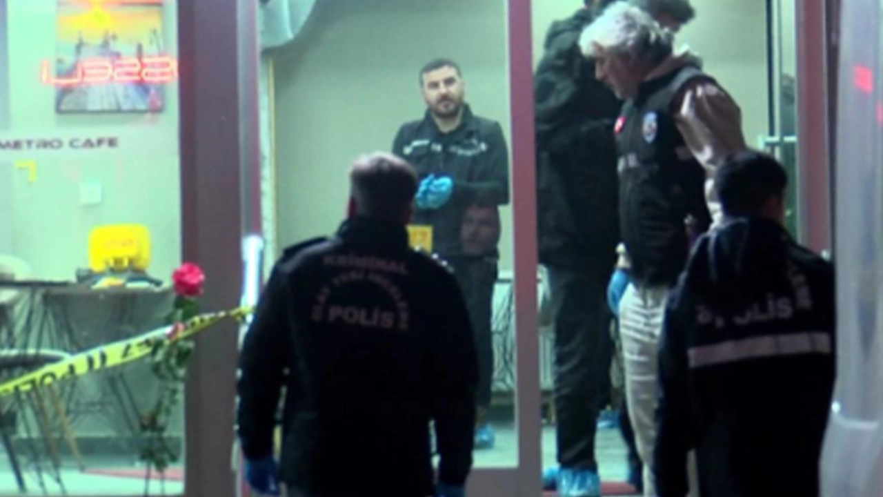 İstanbul'da kafeye silahlı saldırı: Kurşun yağdırdı, yaralılar var