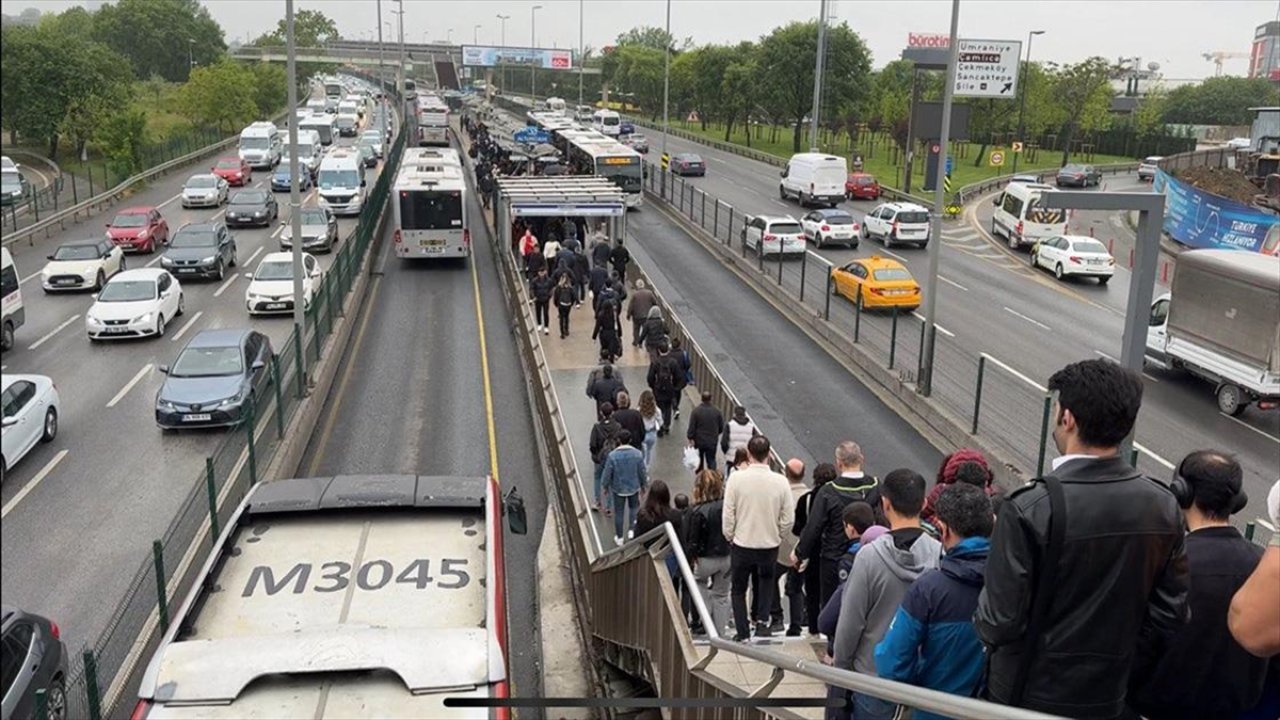 İstanbul'da yağmur etkisi: Trafikte yoğunluk arttı