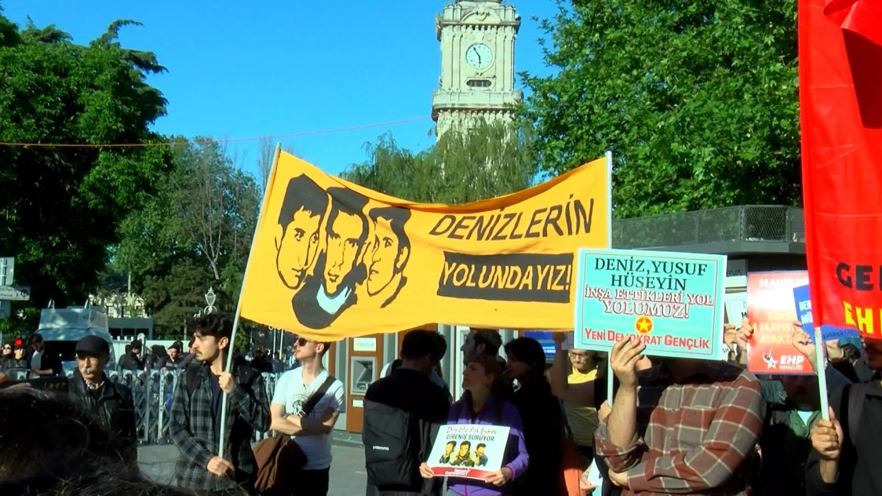 Taksim'den Dolmabahçe'ye anma yürüyüşü: Deniz Gezmiş ve arkadaşları unutulmadı