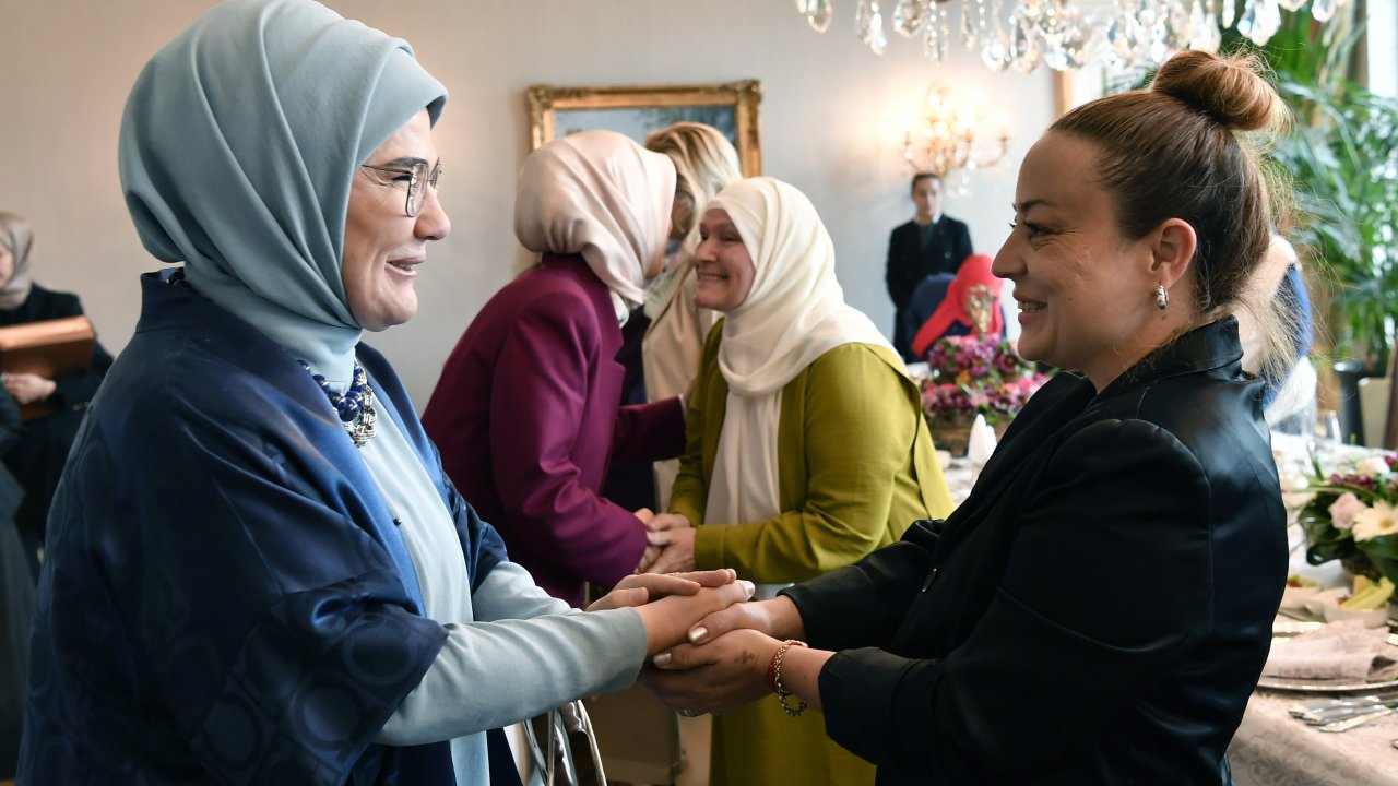 Emine Erdoğan, annelerle bir araya geldi