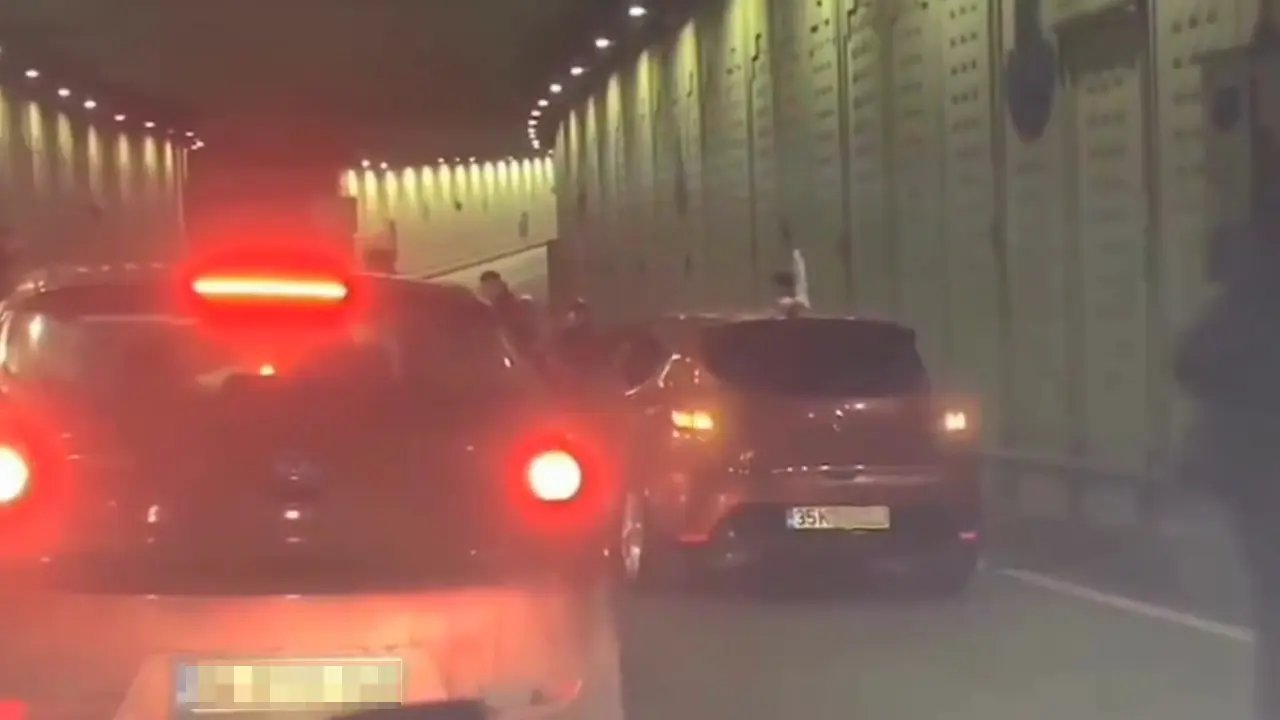 Dudullu tünelinde yolu trafiğe kapatıp silahla ateş açtılar!