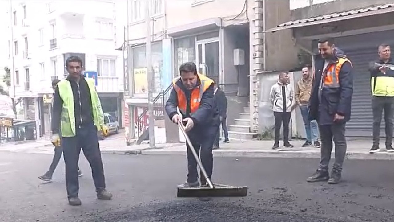 Başkan Özer belediyenin asfaltlama çalışmasına katıldı!