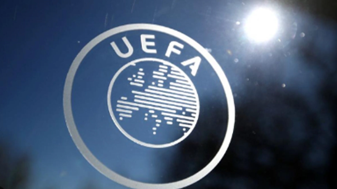 UEFA'nın kulüp organizasyonlarında final maçlarını yönetecek hakemler açıklandı