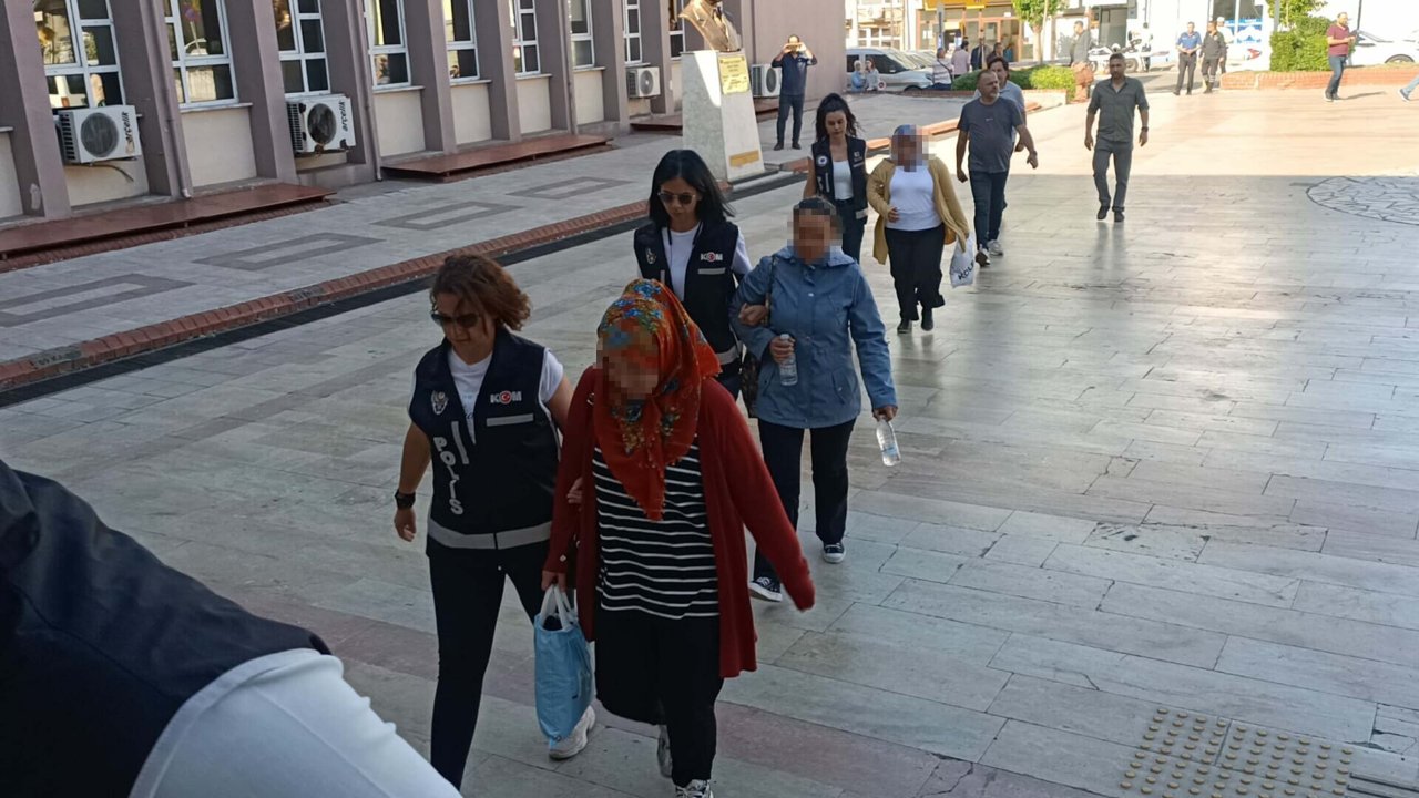 Aydın'da FETÖ operasyonu: 6'sı kamu görevlisi, 7 şüpheli adliyeye sevk edildi
