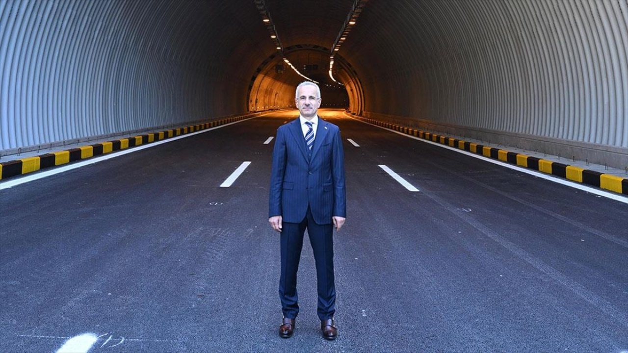 Bakan Uraloğlu'ndan otoyol ve köprü geçiş ücretlerine ilişkin zam değerlendirmesi: 'Çok düşük kalmıştı'