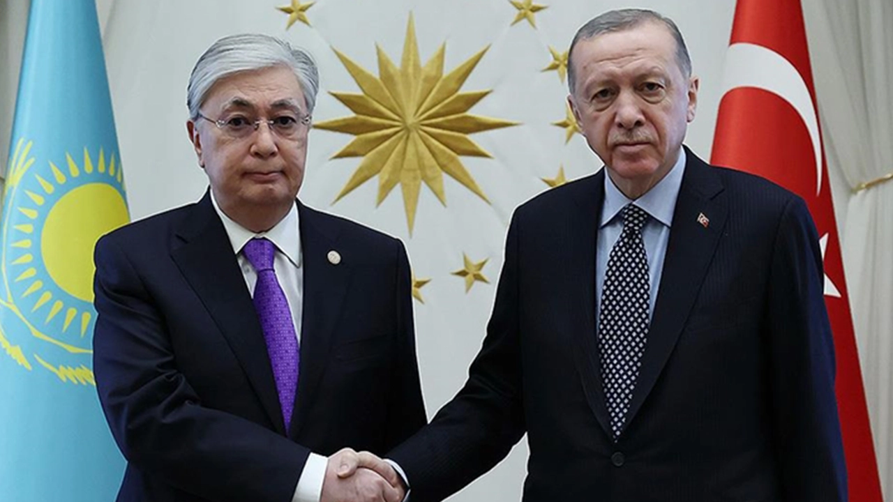 Erdoğan Kazakistan Cumhurbaşkanı ile telefonda görüştü