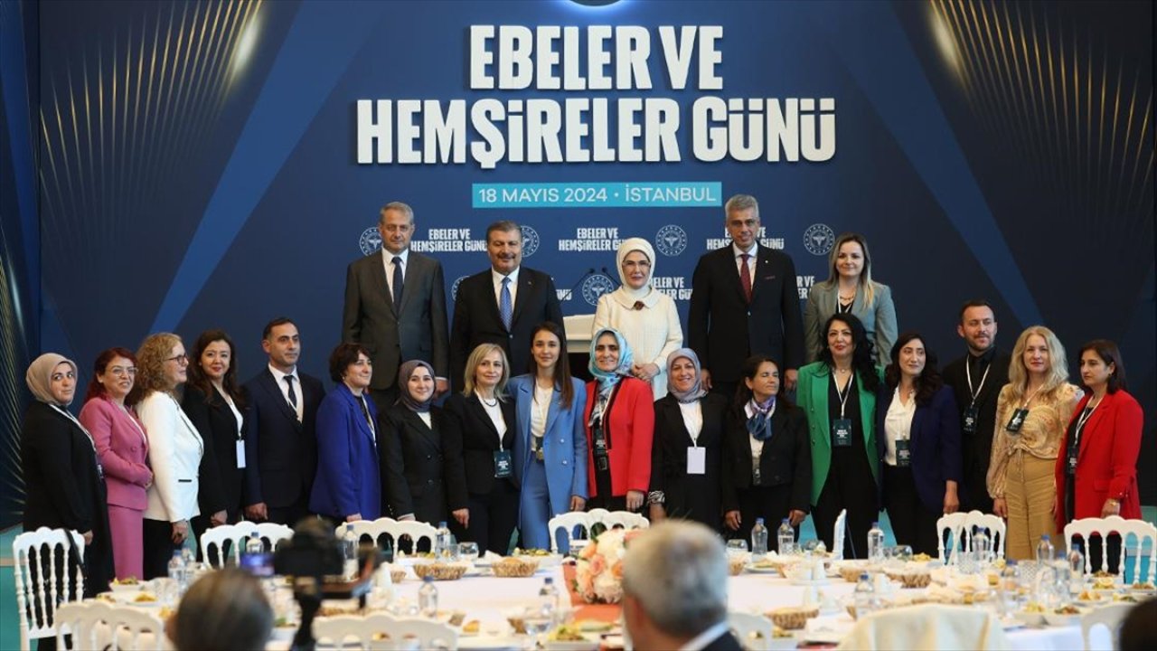 Emine Erdoğan hemşire ve ebelerle bir araya geldi
