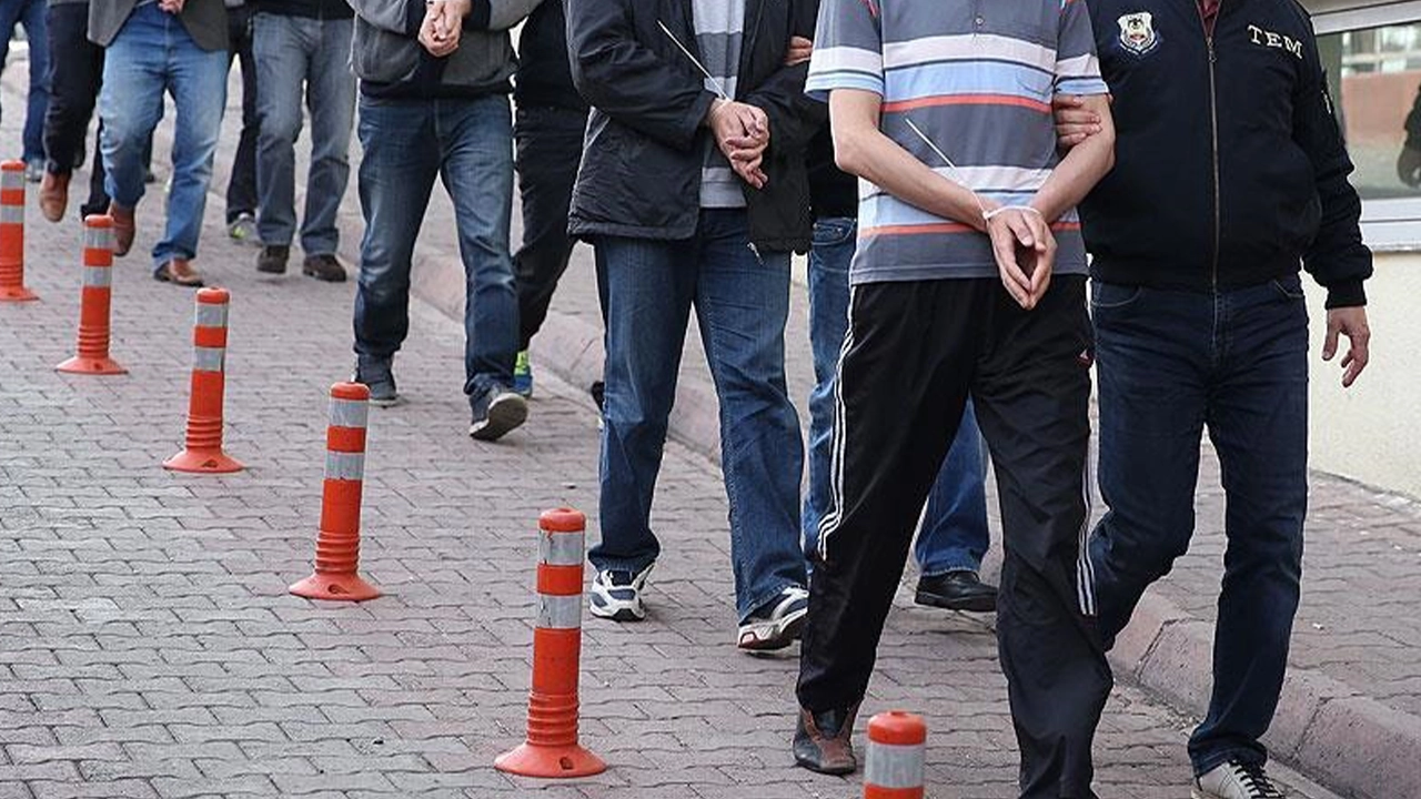 FETÖ'nün emniyet mahrem yapılanmasına operasyon: 44 kişi yakalandı