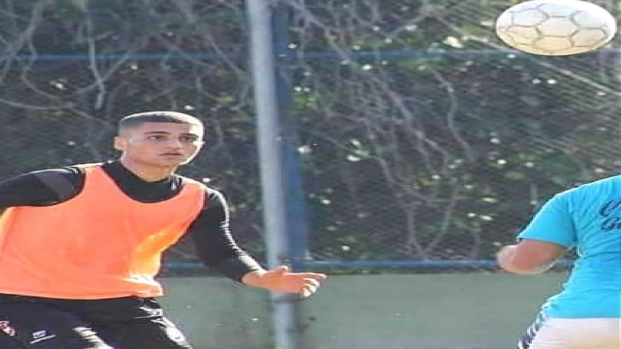 20 yaşındaki amatör futbolcu, halı sahada kalp krizi geçirip öldü!