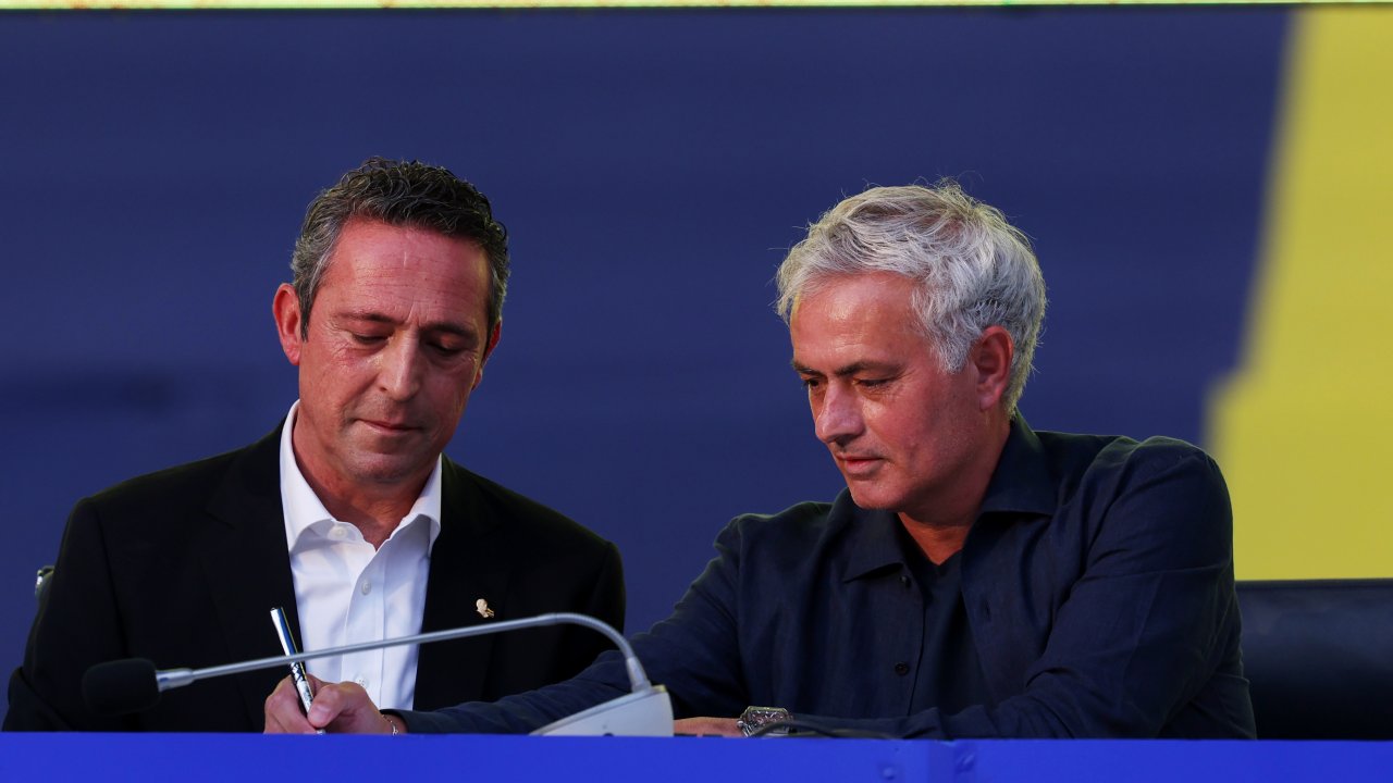 İmzalar atıldı, Fenerbahçe’nin yeni teknik direktörü Jose Mourinho oldu