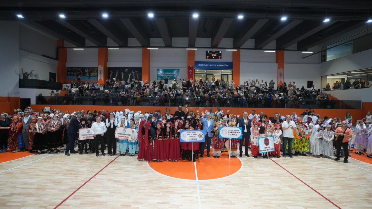 Ümraniye'de Halk Oyunları Yarışması yapıldı