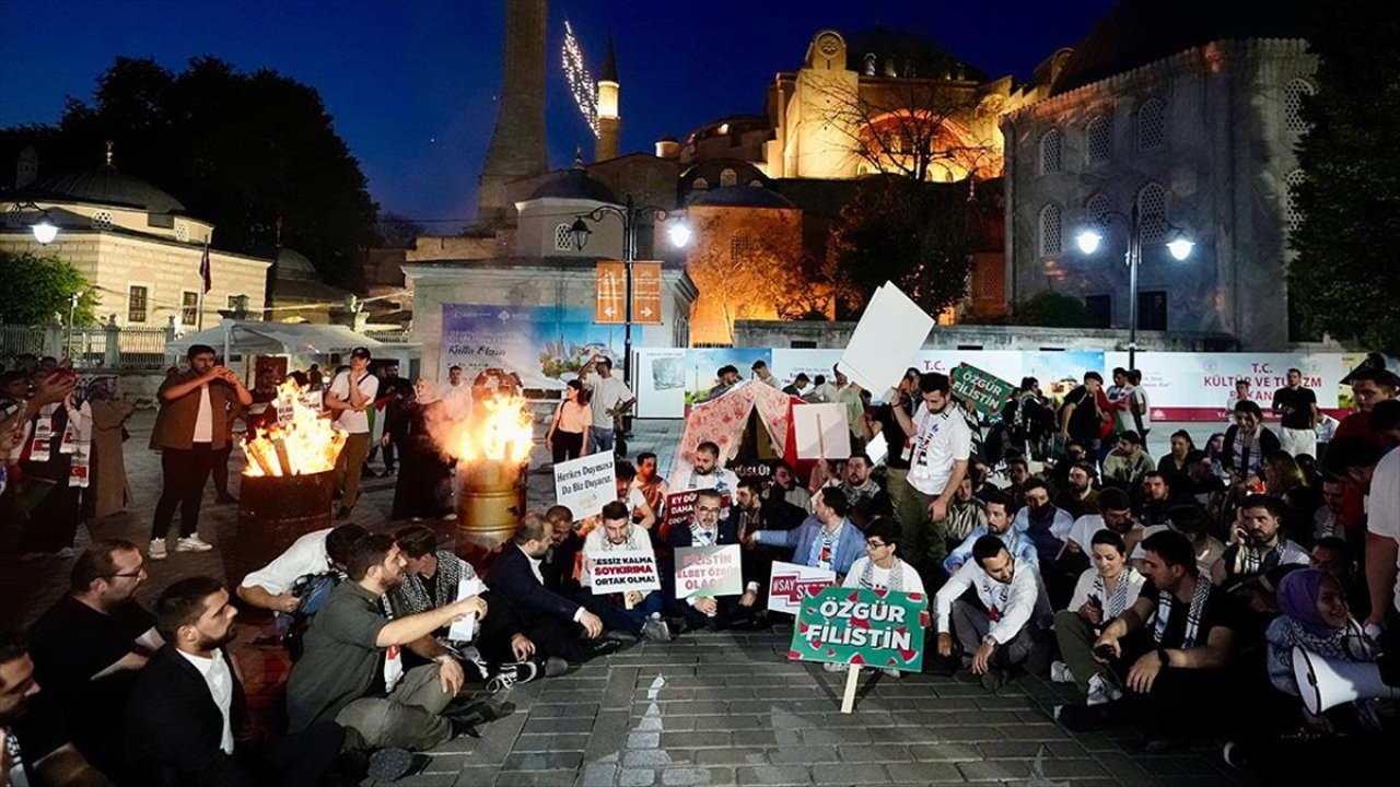 Ayasofya Meydanı'nda 'Say Stop' eylemi: 'Sessiz kalma soykırıma ortak olma'