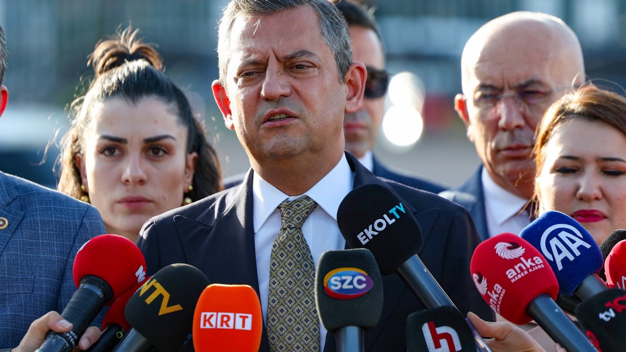 Özgür Özel, AYM Başkanı Kadir Özkaya'yı ziyaret etti