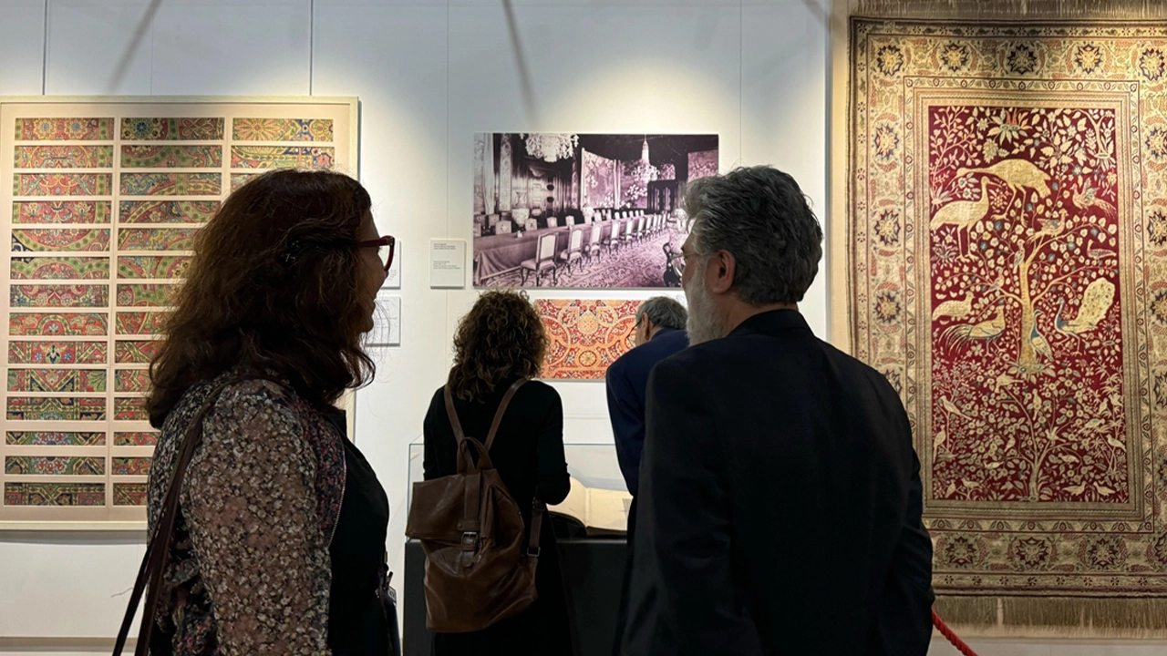 'Dokunmuş Hazineler: Osmanlı Sarayı'ndan Halı ve Kumaşlar' sergisi açıldı