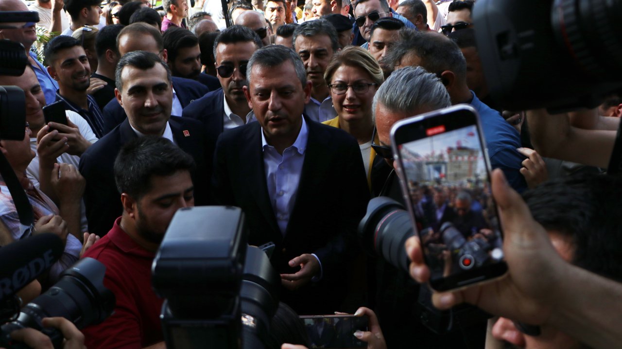 CHP Genel Başkanı Özgür Özel, Adana’da: Zeydan Karalar'ı ziyaret edecek
