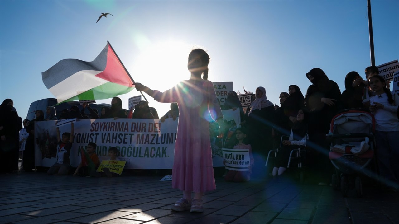 Üsküdar'da İsrail'in Gazze'ye yönelik saldırıları protesto edildi