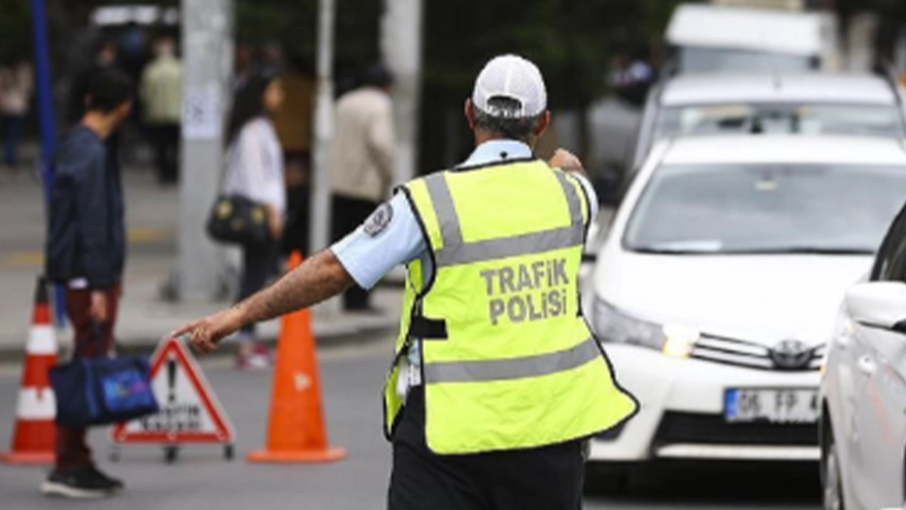 İçişleri Bakanı Yerlikaya trafik denetim verilerini açıkladı: 467 bin 78 araca ve sürücüye işlem