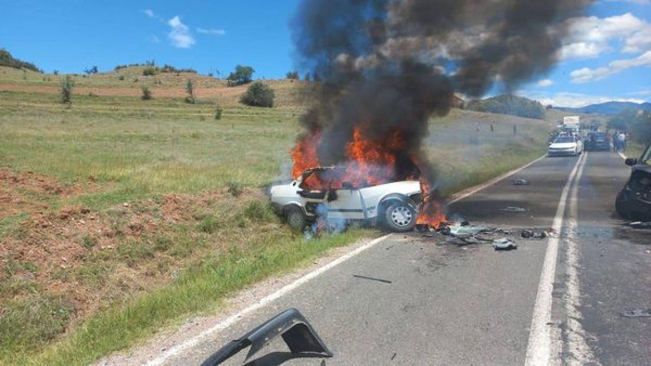 Feci ölüm: Kaza sonrası alev alev yanan otomobilin içinde can verdi