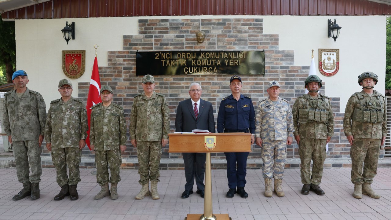 Bakan Güler sınır komutanlığını ziyaret etti