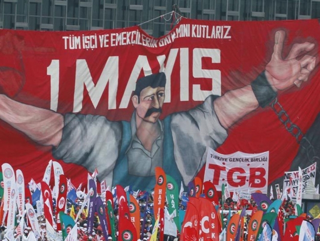 Kemal Sunal 1 Mayıs sahnesi izle - 1 Mayıs Marşı sözleri