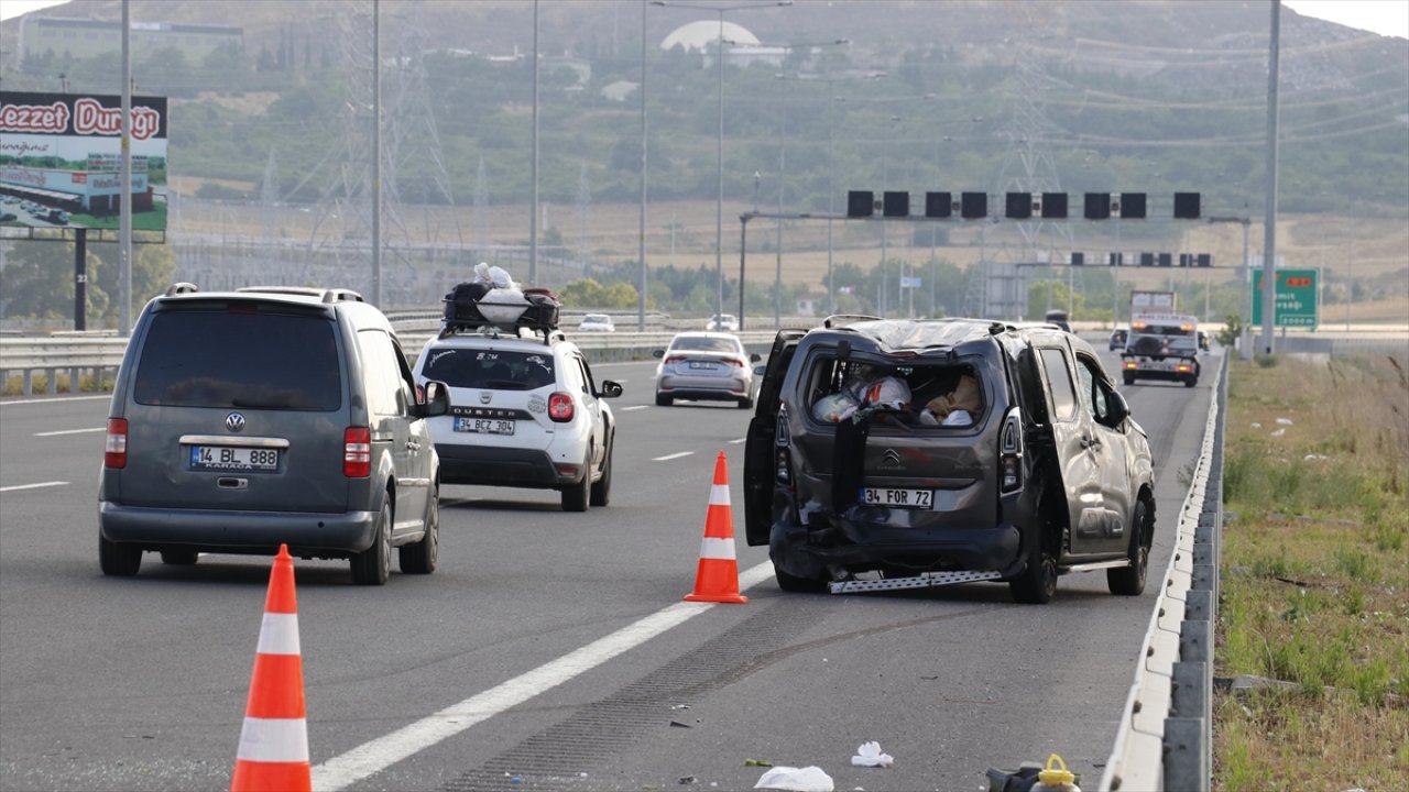 Kuzey Marmara Otoyolu'nda iki aracın çarpıştı: 7 yaralı