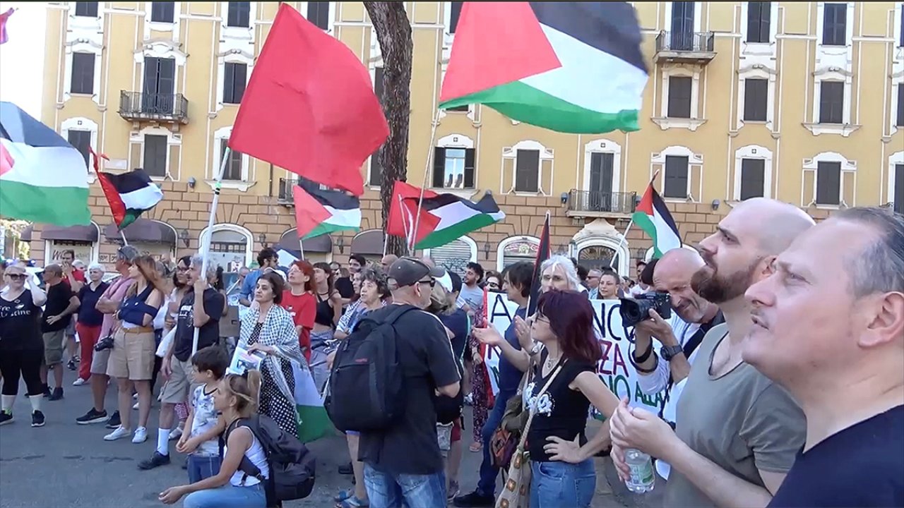 İtalyanlar Filistin'e destek yürüyüşleri düzenleyerek İsrail'i kınadı