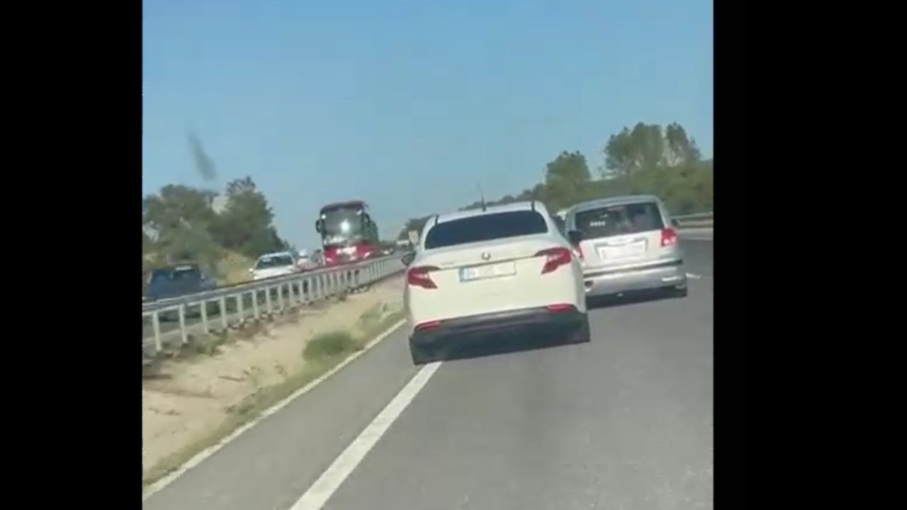 Son Dakika Haberi… Bilecik - Eskişehir yolunda trafik magandası terörü!