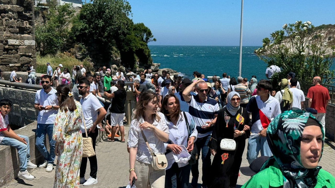 Amasra, 9 günlük bayram tatilinde 1 milyona yakın ziyaretçi ağırladı