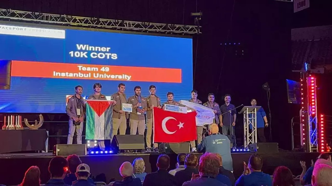 Bakan Kacır'dan 'Spaceport America Kupası Roket Yarışması'nda 1'inci olan İTÜ Vefa takımına tebrik