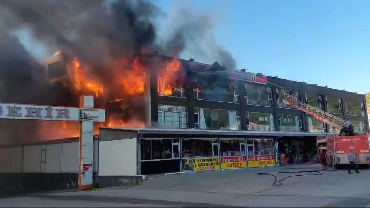 Amasya'da AVM'de yangın paniği