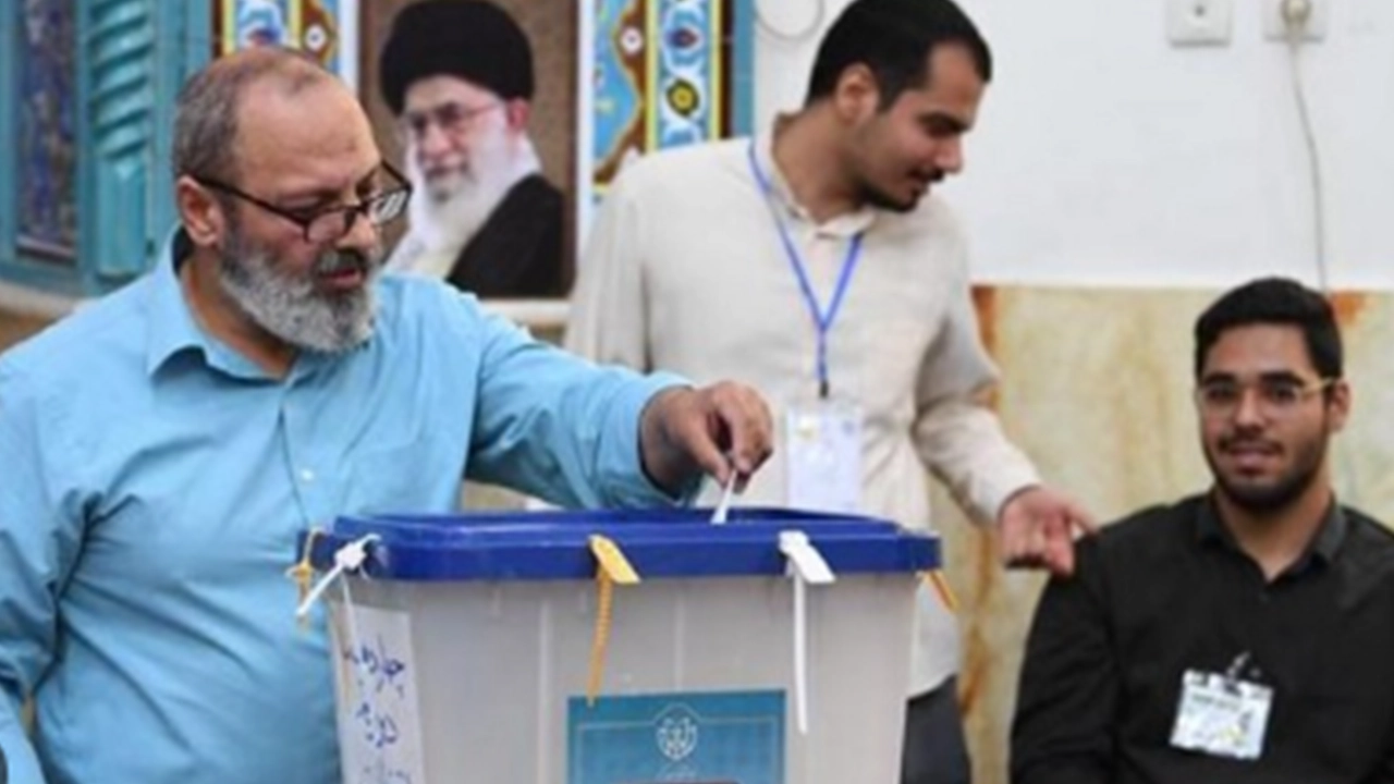 İran'daki cumhurbaşkanlığı seçiminde adaylardan hiçbiri yüzde 50'yi geçemedi: Seçim ikinci tura kaldı