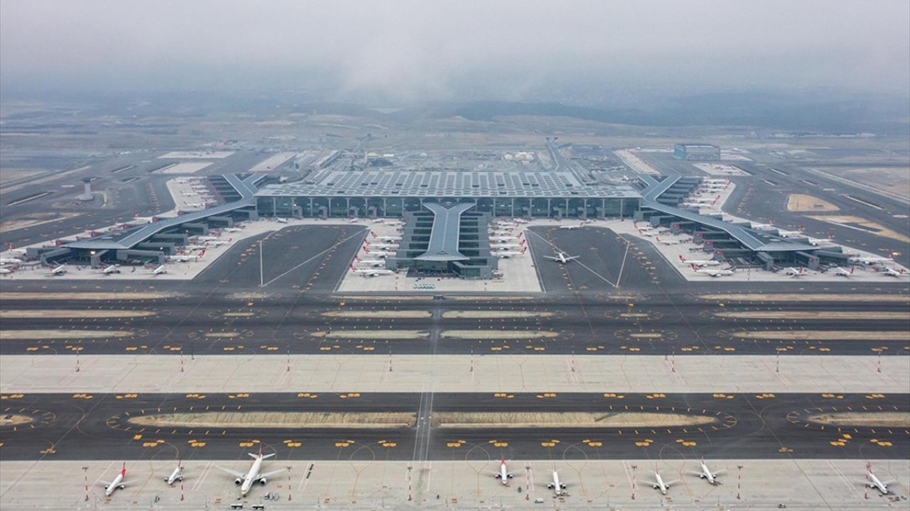 Bakan Uraloğlu açıkladı: İstanbul Havalimanı'ndan yeni yolcu rekoru