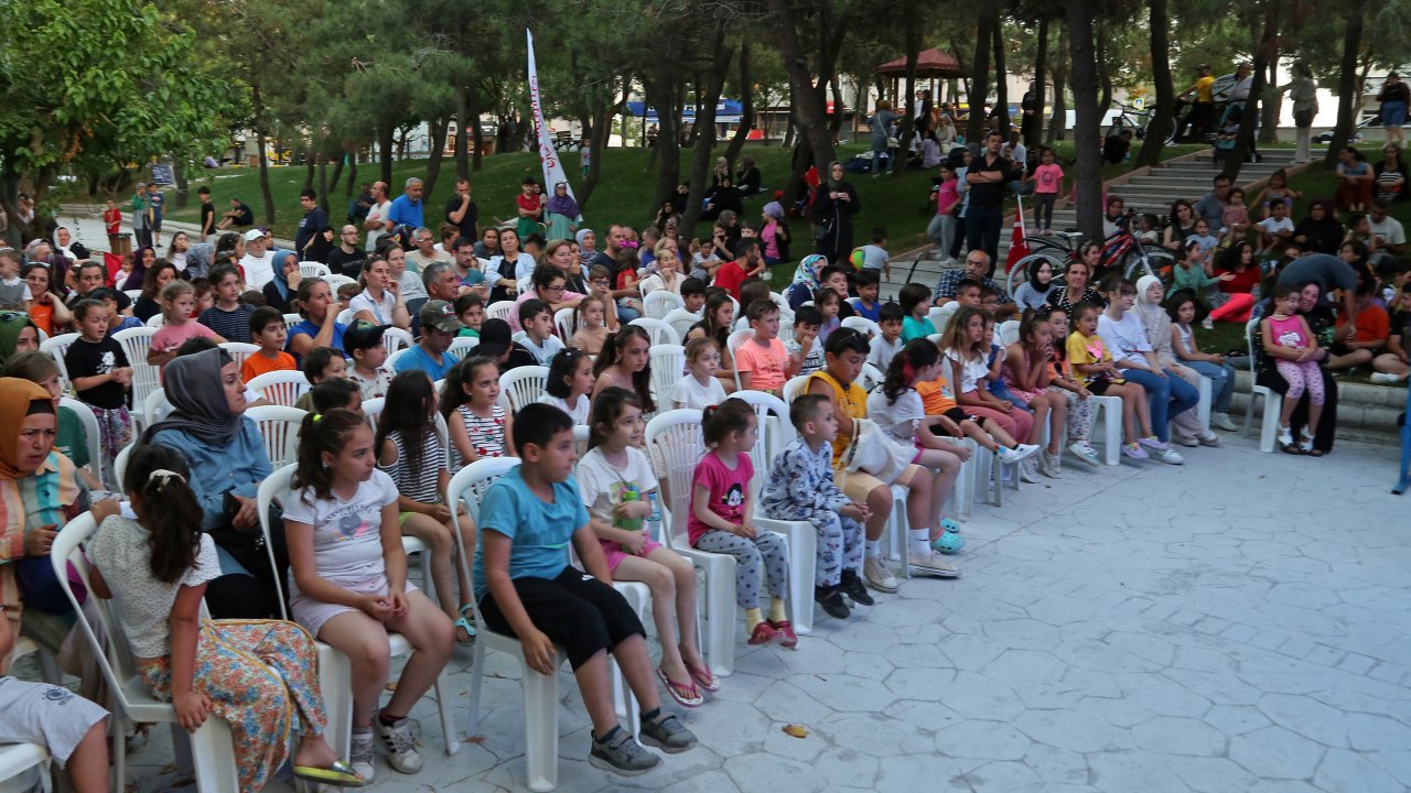 Ataşehir'deki parklarda "Çocuk Sinema Günleri" başlıyor