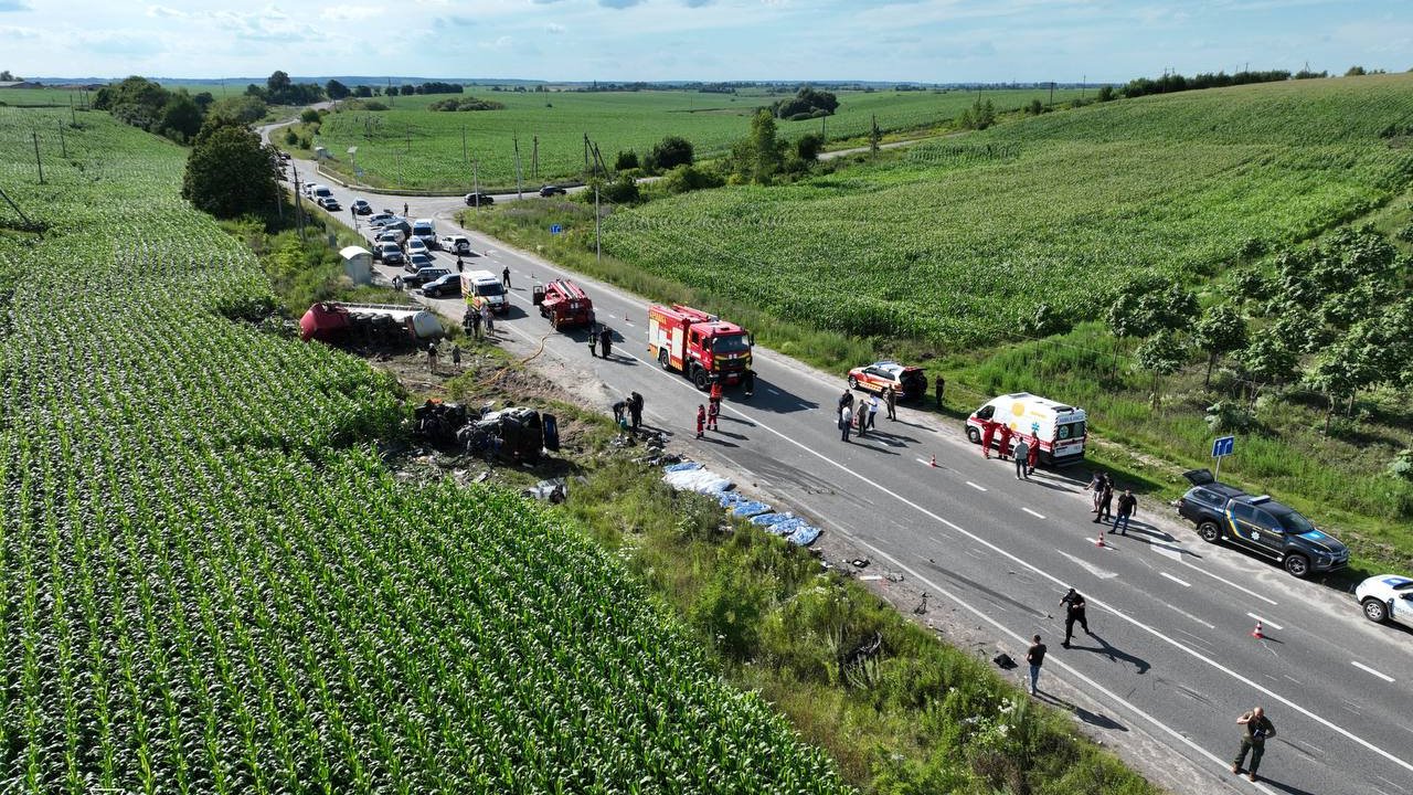 Ukrayna’da kamyon ve minibüs çarpıştı: 14 ölü