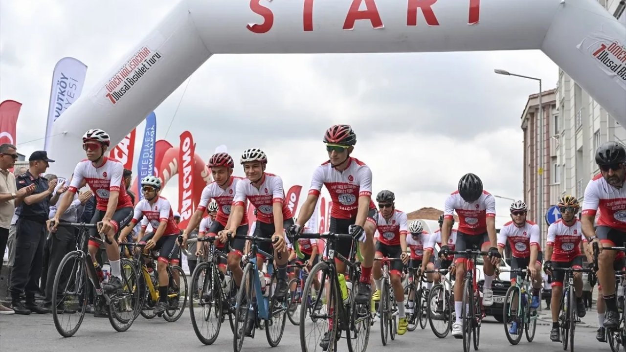 8. Ömer Halisdemir Bisiklet turu yarışması Arnavutköy'de başladı