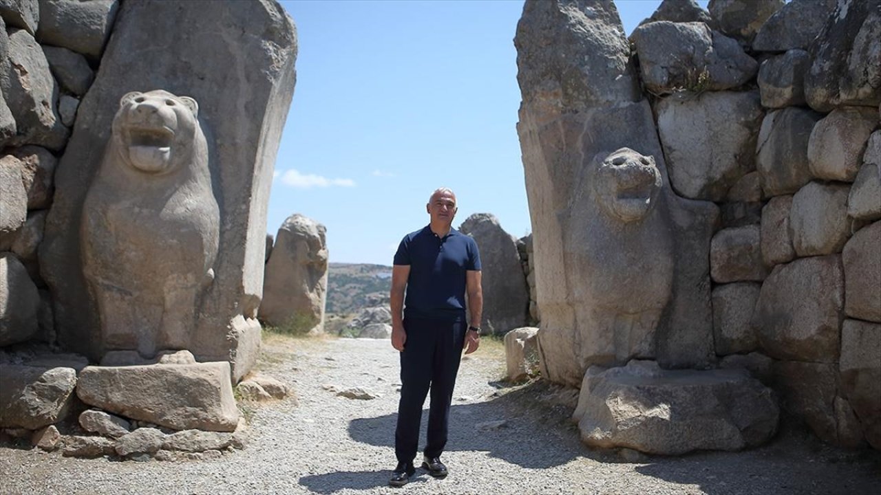 Kültür ve Turizm Bakanı Ersoy, Hattuşa ve Alacahöyük ören yerlerini ziyaret etti