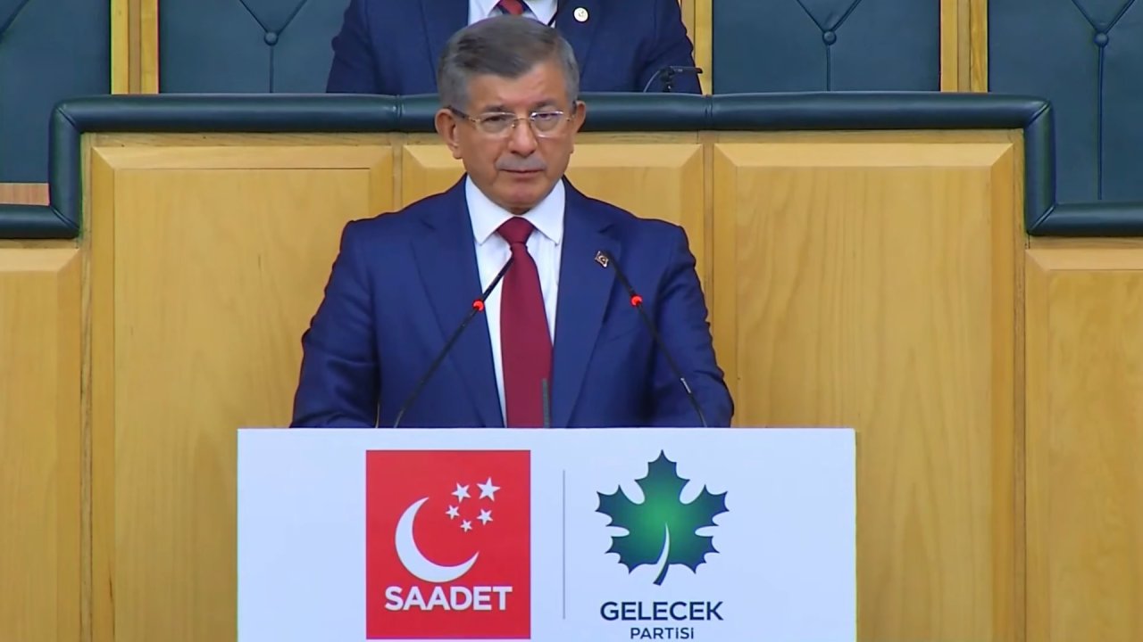 Gelecek Partisi lideri Davutoğlu: Sığınmacılarla ilgili komisyon kurulsun