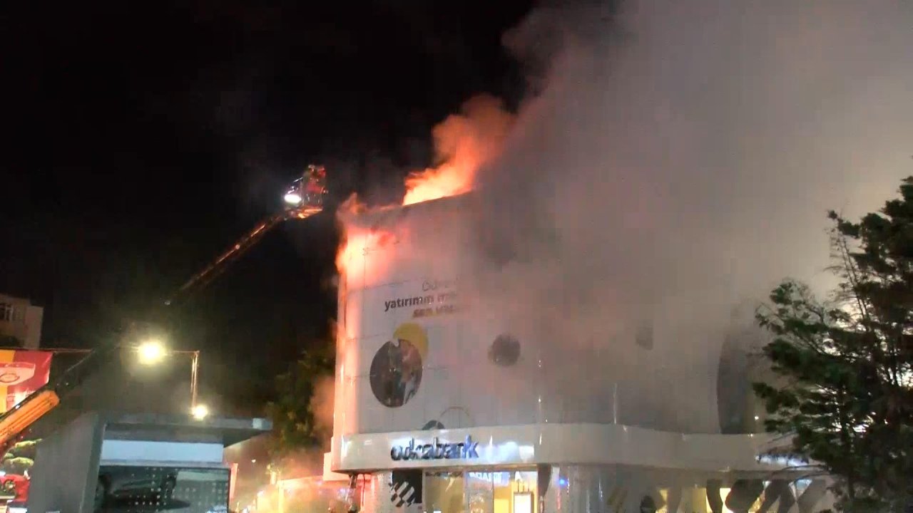 Beşiktaş'ta özel bankada yangın