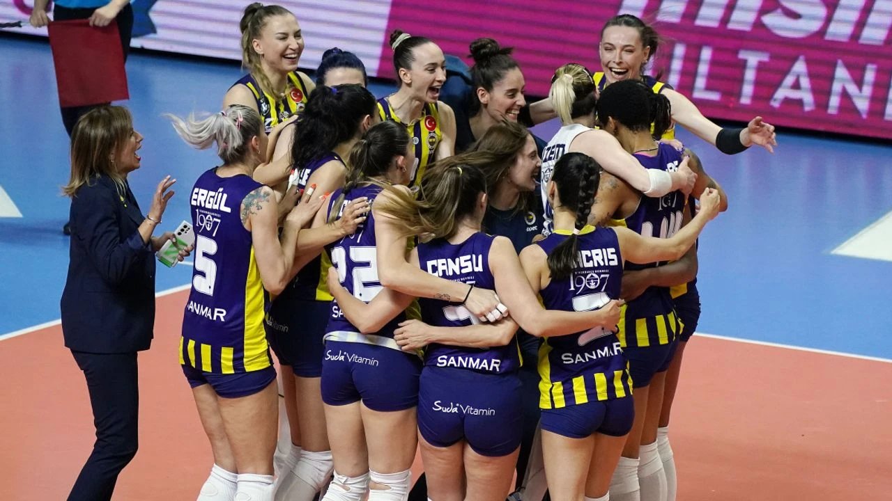 Fenerbahçe Kadın Voleybol Takımı'nın yeni antrenörü belli oldu