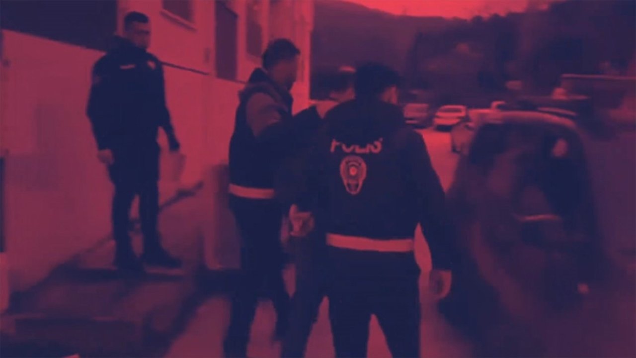 FETÖ'ye "Kıskaç-22" operasyonu: 74 kişi yakalandı