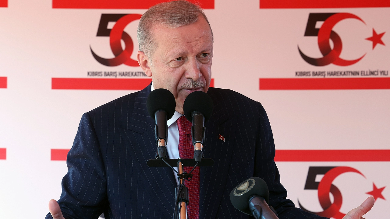 Cumhurbaşkanı Erdoğan KKTC'de: Federal bir çözümün mümkün olmadığına inanıyoruz