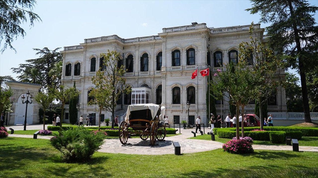 Restorasyonu tamamlanan Yıldız Sarayı'na ziyaretler başladı: 1 Eylül'e kadar ücretsiz